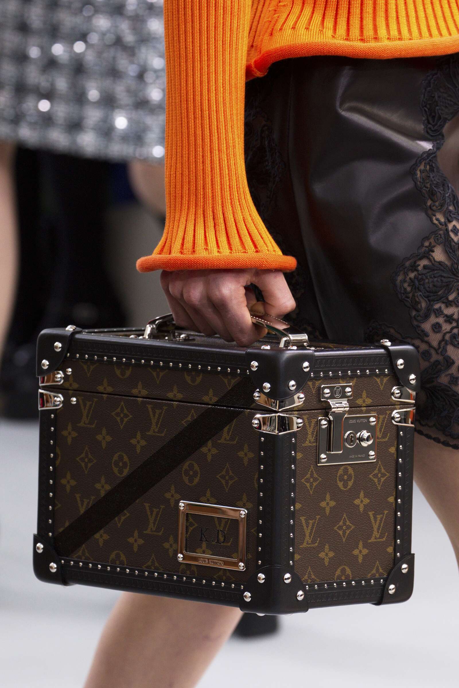 LOUIS VUITTON FALL WINTER 2015-16 WOMEN’S COLLECTION DETAILS | The Skinny Beep