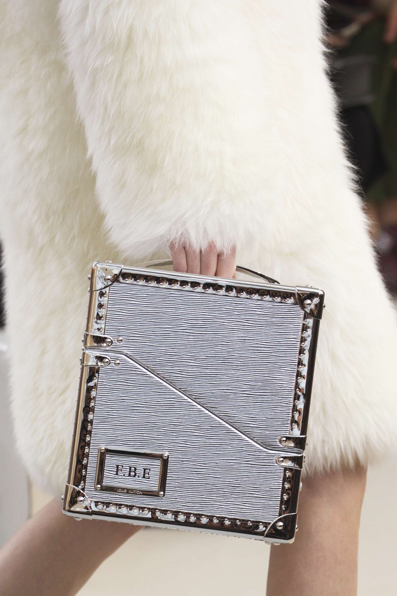 LOUIS VUITTON FALL WINTER 2015-16 WOMEN’S COLLECTION DETAILS | The Skinny Beep