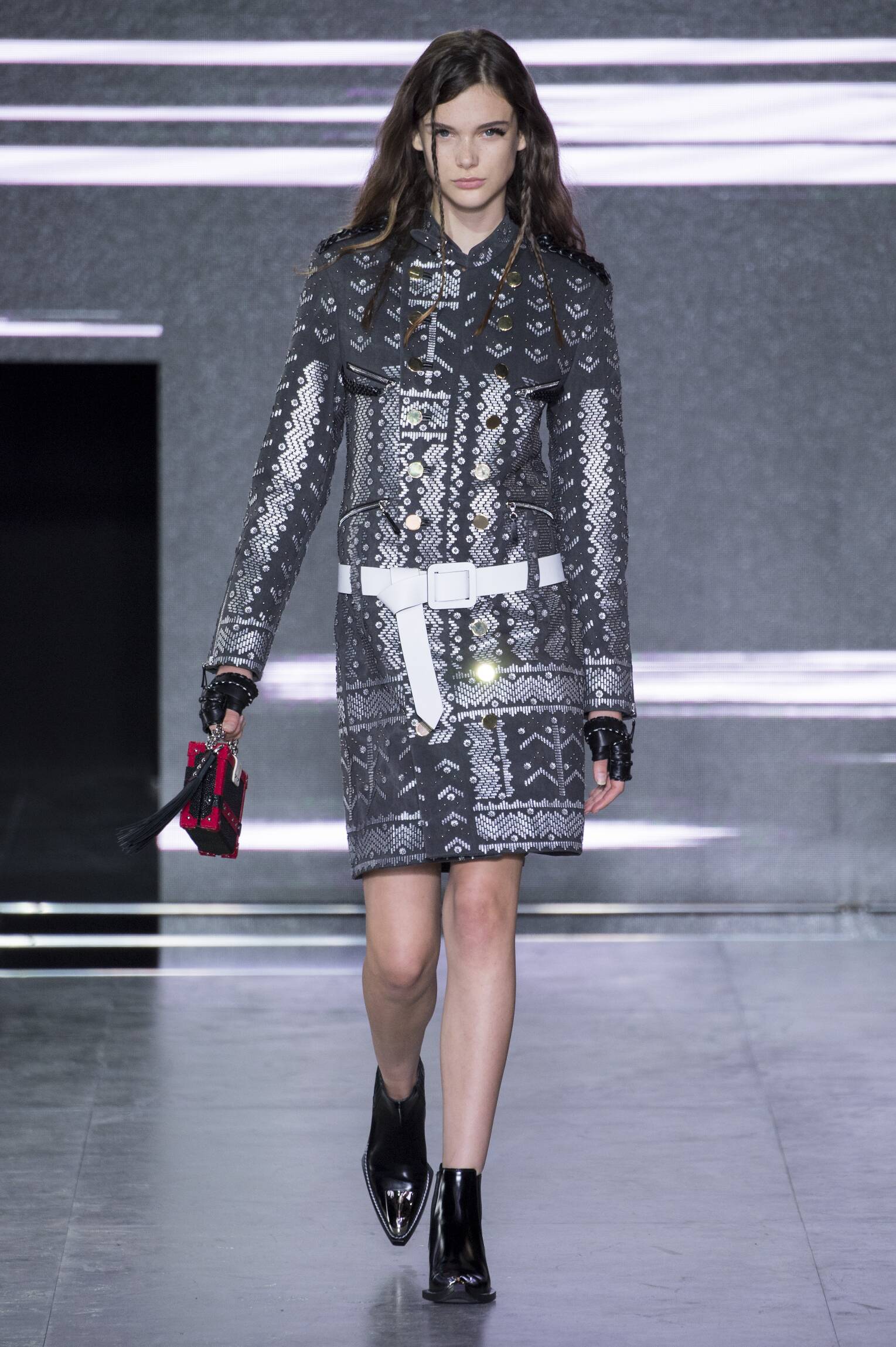 LOUIS VUITTON SPRING SUMMER 2016 WOMEN&#39;S COLLECTION | The Skinny Beep