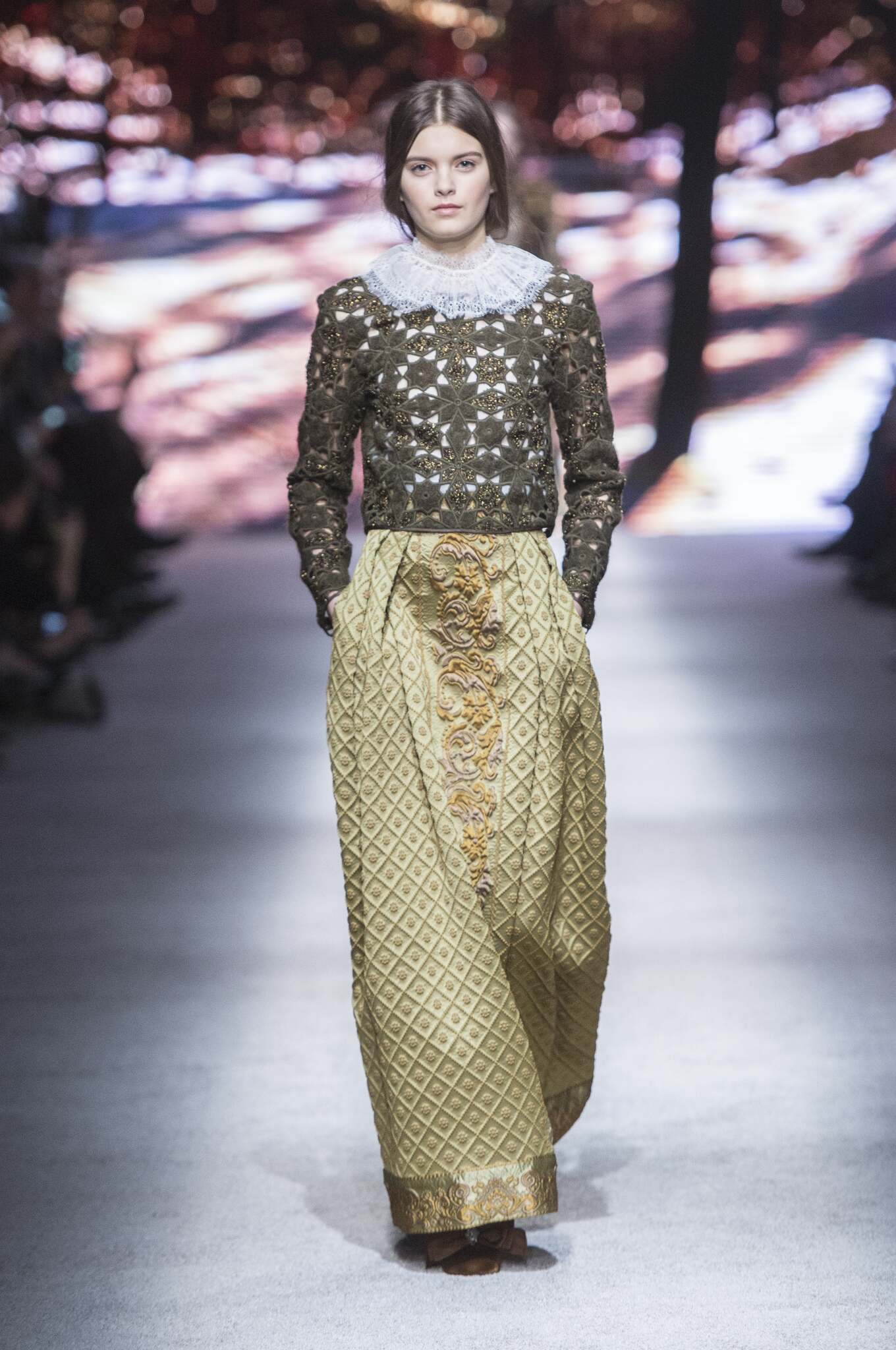 2015 Fashion Woman Model Alberta Ferretti Collection Catwalk