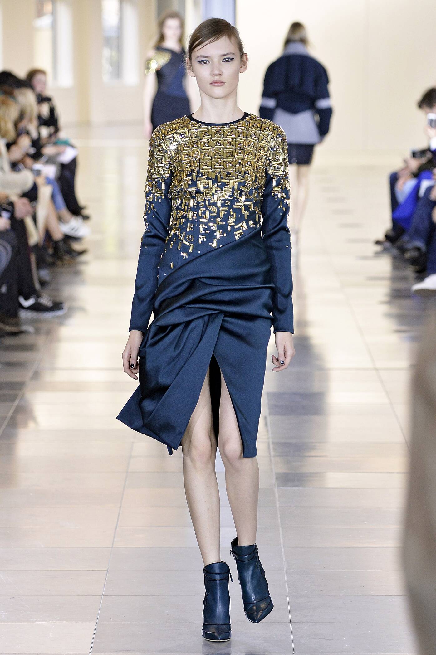 Runway Antonio Berardi Fashion Show Winter 2015 Runway Antonio Berardi Fashion Show Winter 2015
