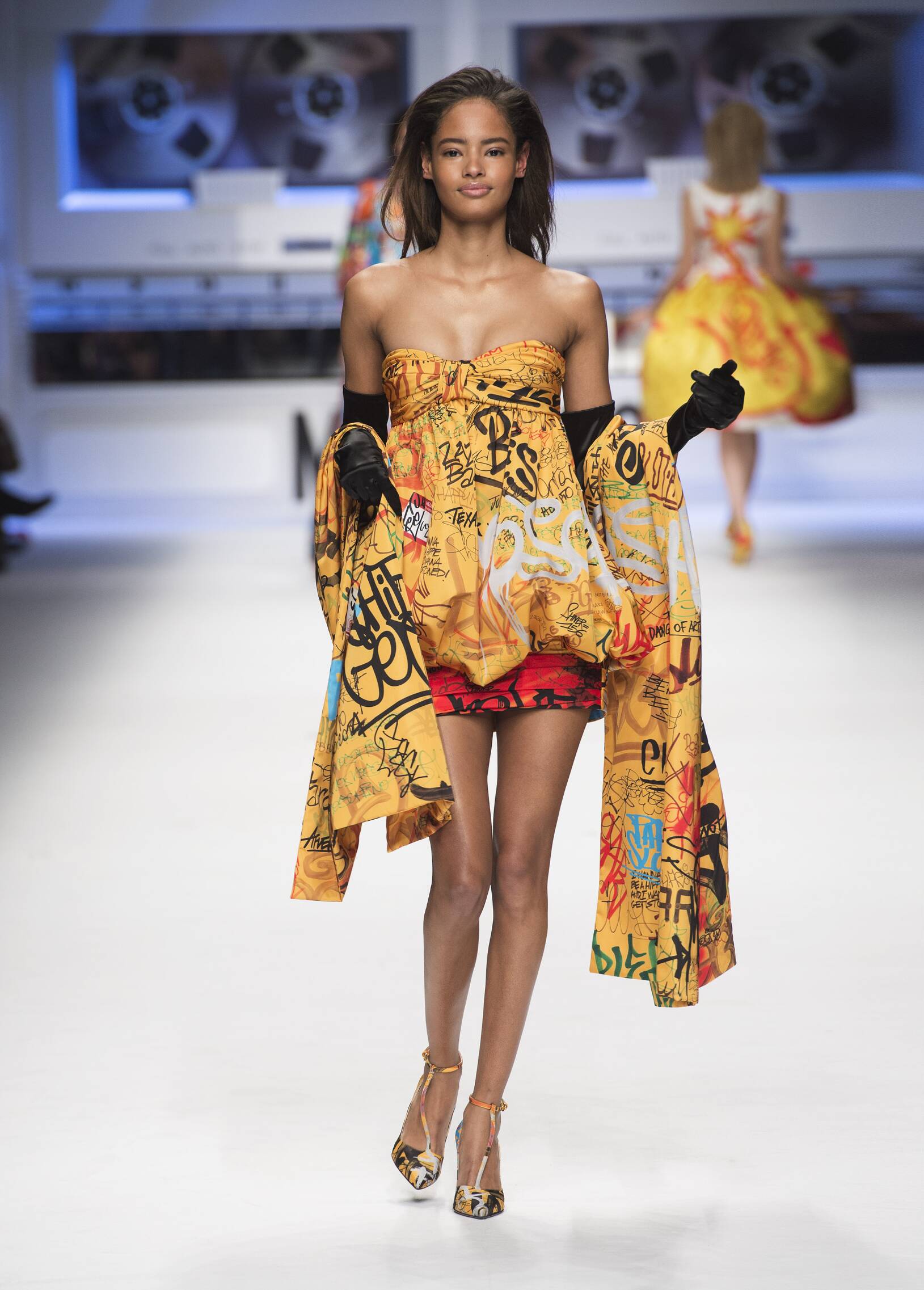 2015 16 Moschino Fall Winter Womenswear Collection Milan Fashion Week Fashion Show