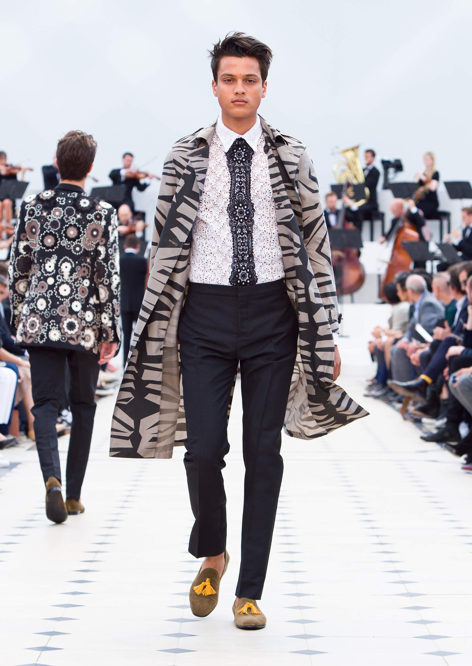 Burberry Prorsum Collection Trends Spring 2016 Catwalk