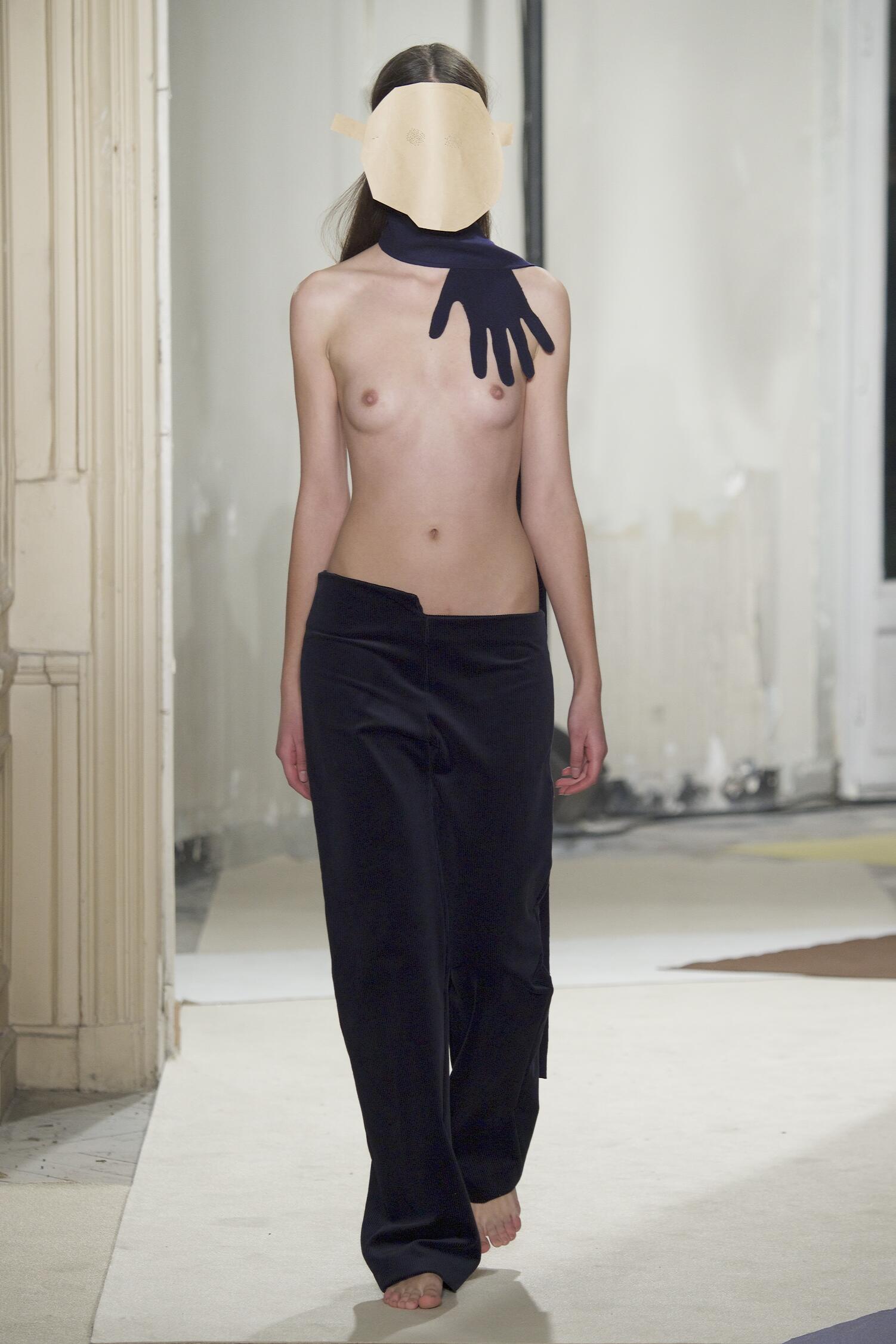 Jacquemus Fall Winter 2015 16 Womenswear Collection Paris Fashion Week Fashion Show