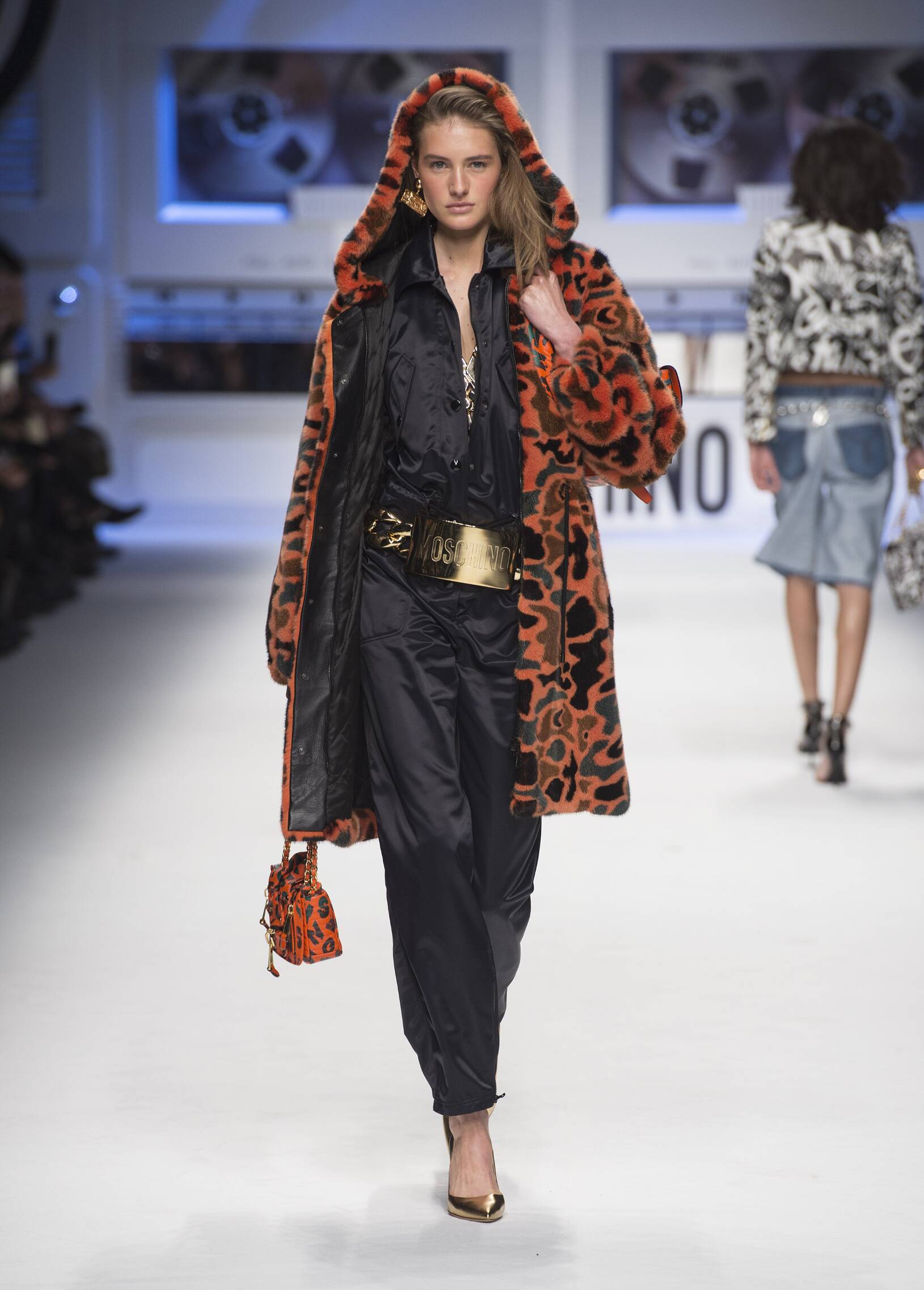 Moschino Fall Winter 2015 16 Women's Collection Milan Fashion Week