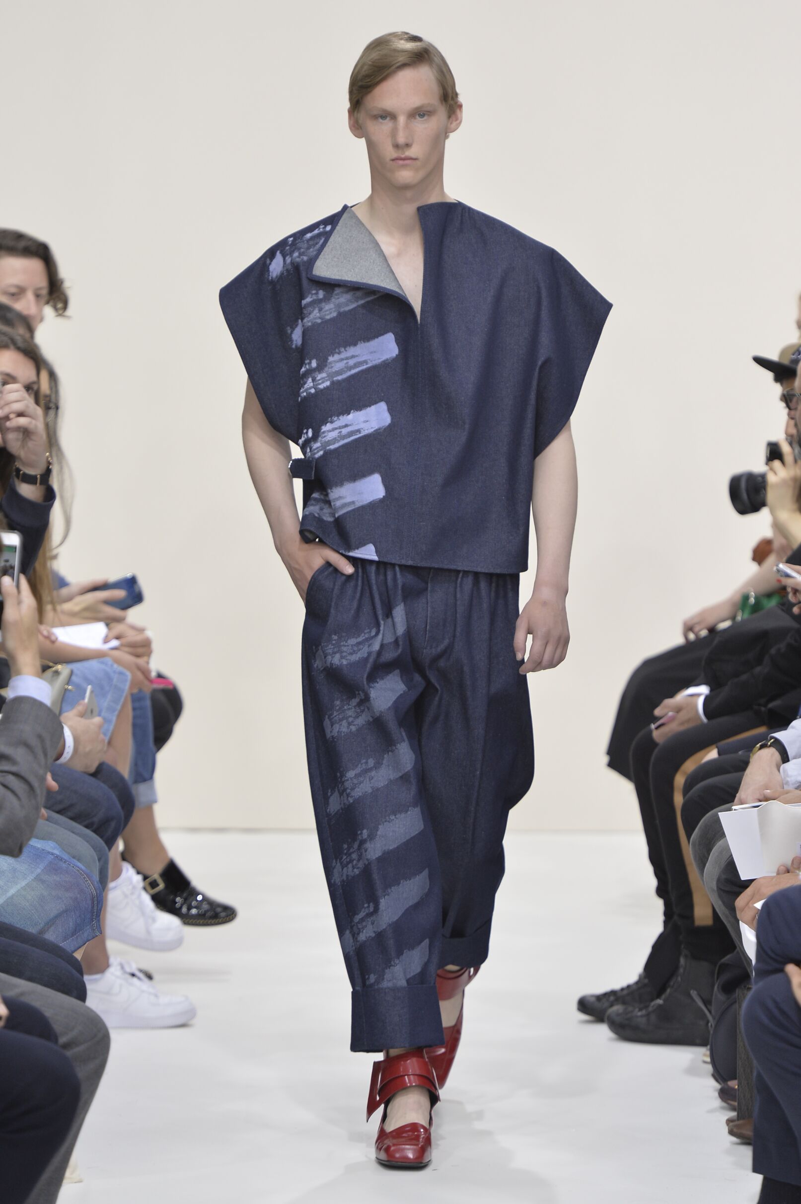Spring Fashion 2016 J.W. Anderson Collection