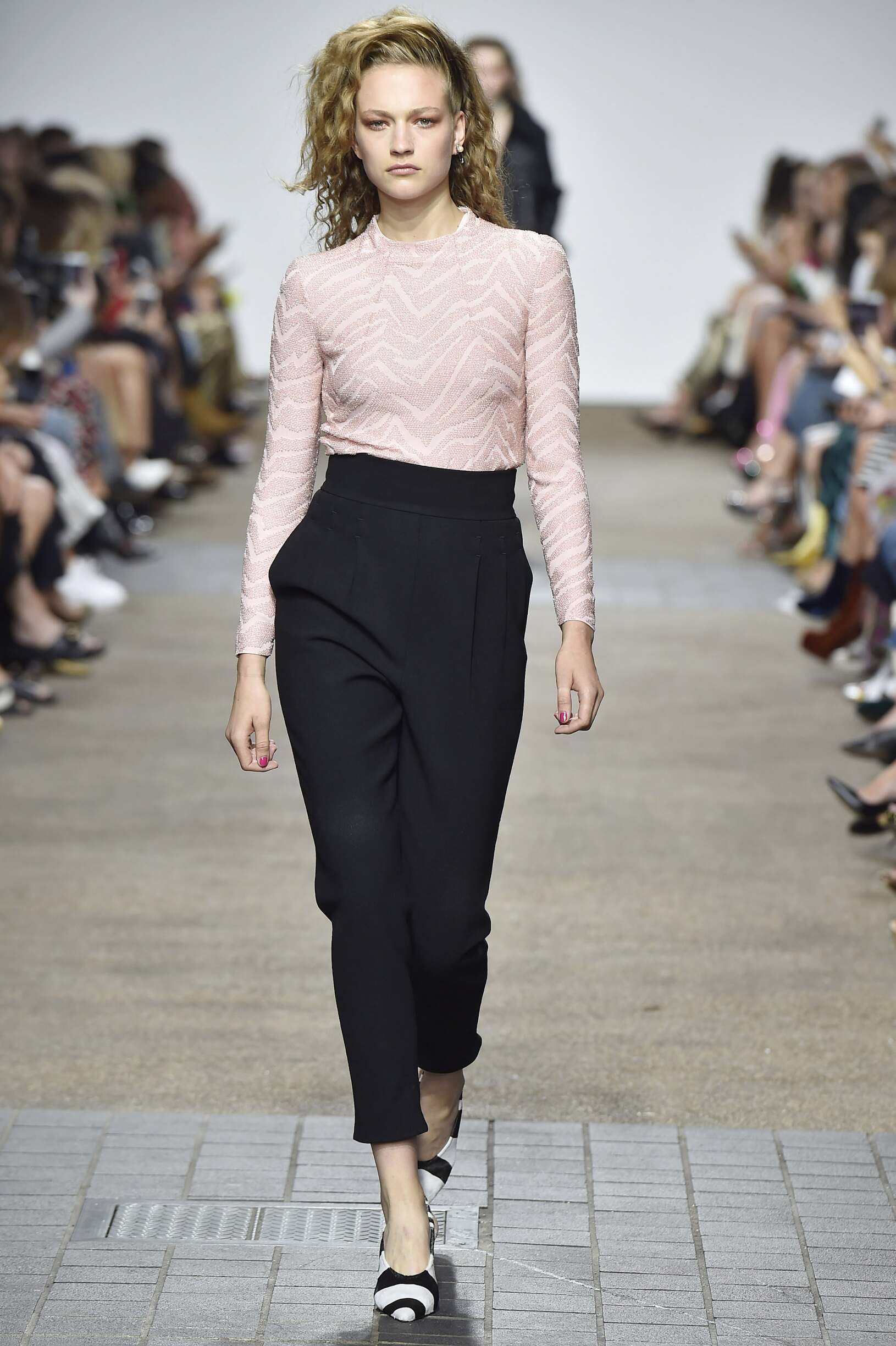 Catwalk Topshop Unique Woman Fashion Show 2016 Catwalk Topshop Unique Woman Fashion Show 2016