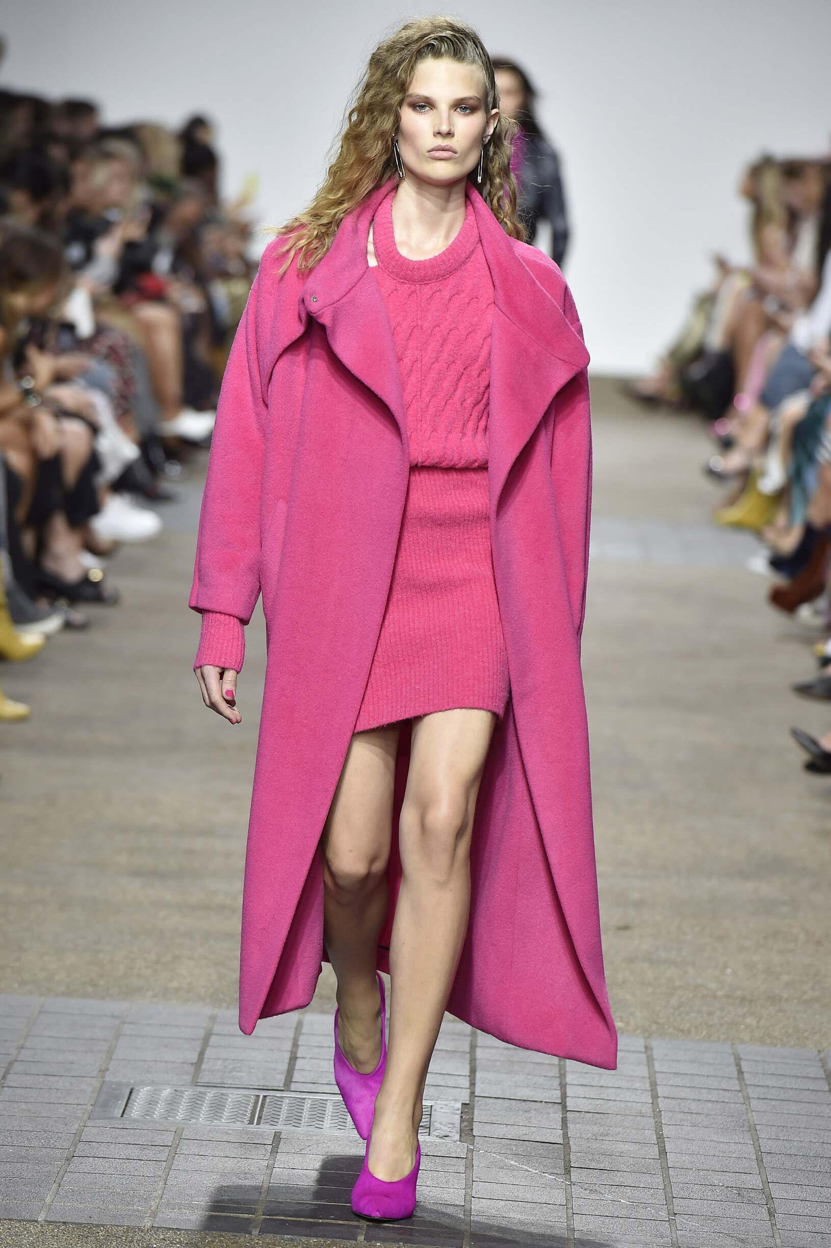 Topshop Unique September 2016 Collection Woman Catwalk Topshop Unique September 2016 Collection Woman Catwalk