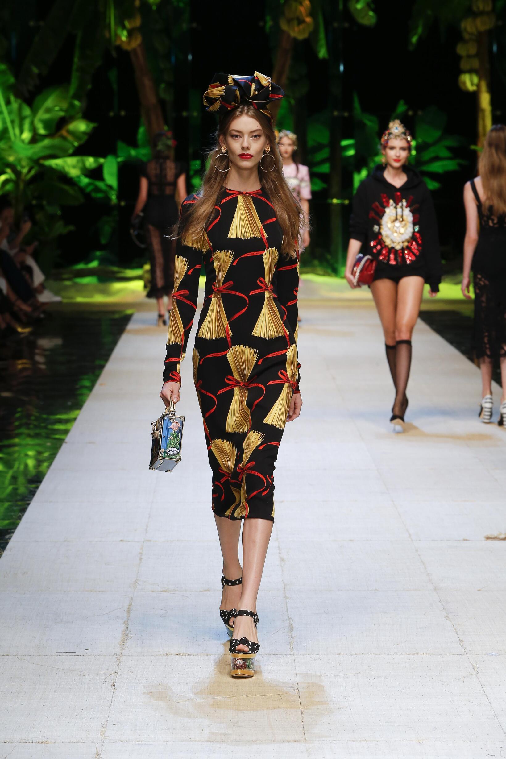 Model Fashion Show Dolce & Gabbana
