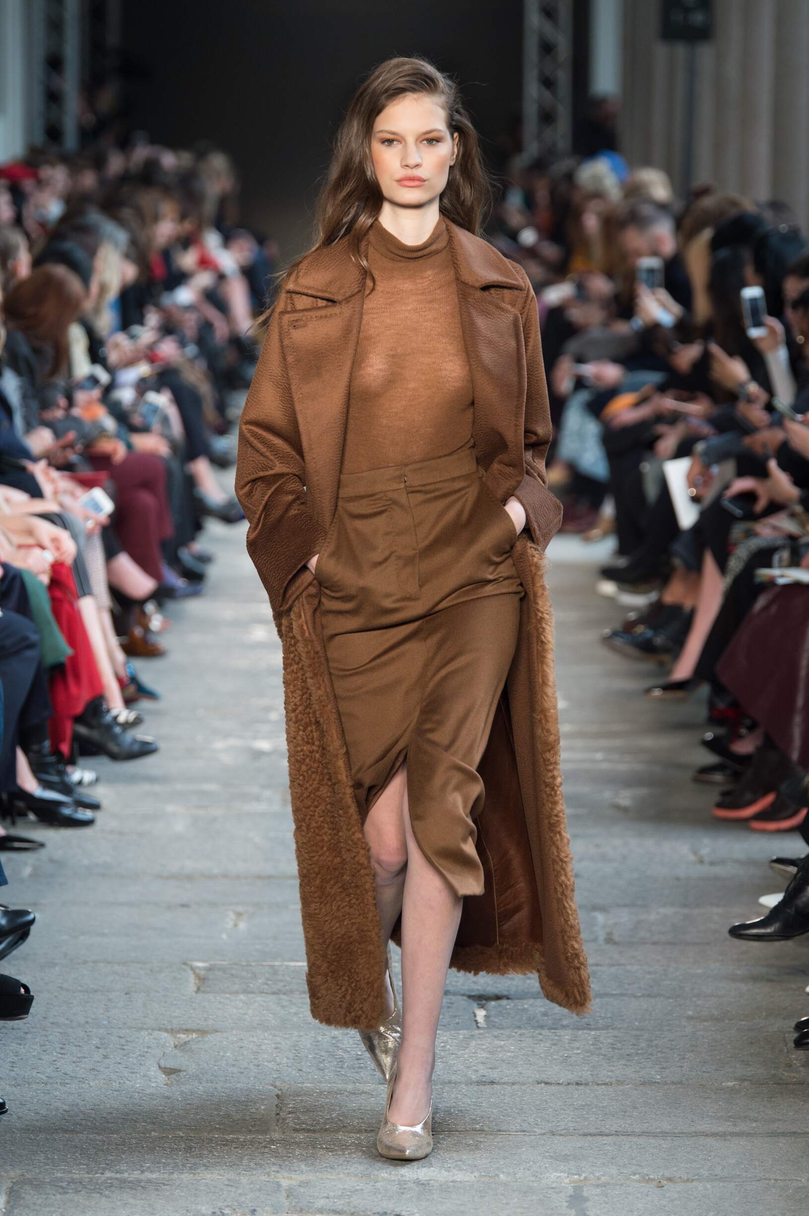 MAX MARA FALL WINTER 2017-18 WOMEN'S COLLECTION | The Skinny Beep