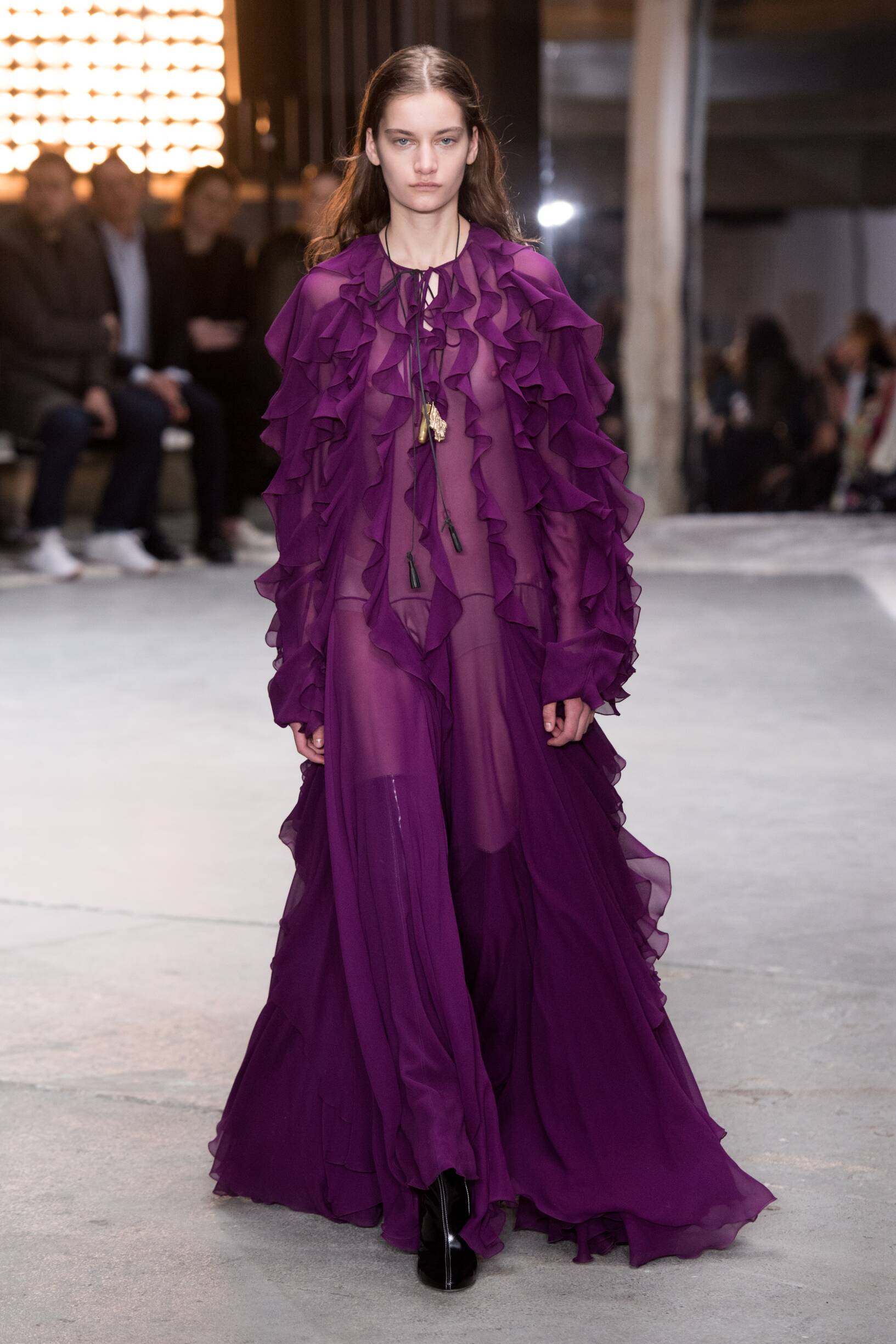 Fashion 2018-2019 Woman Trends Giambattista Valli