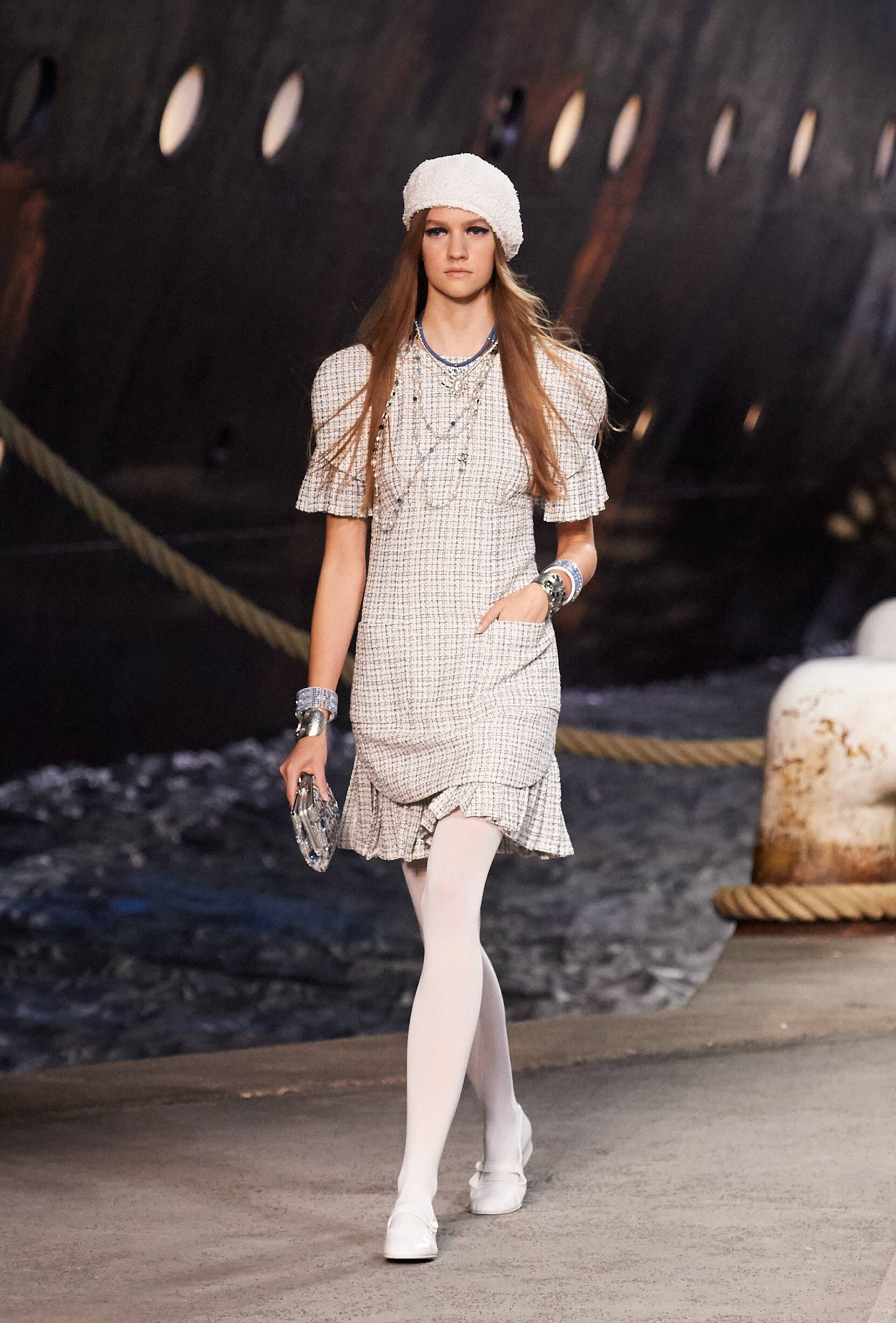 Chanel Cruise Collection 2018-19 Look 11 Paris