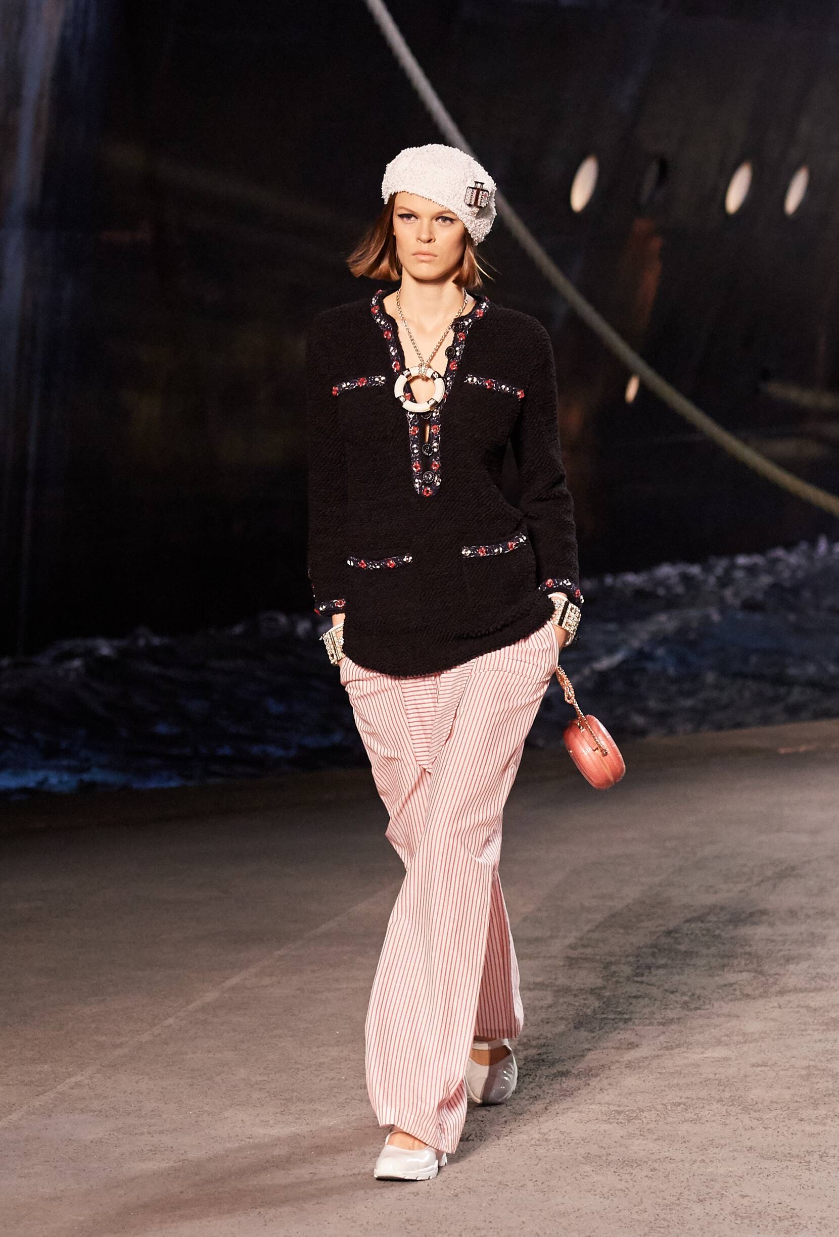 Chanel Cruise Collection 2018-19 Look 50 Paris