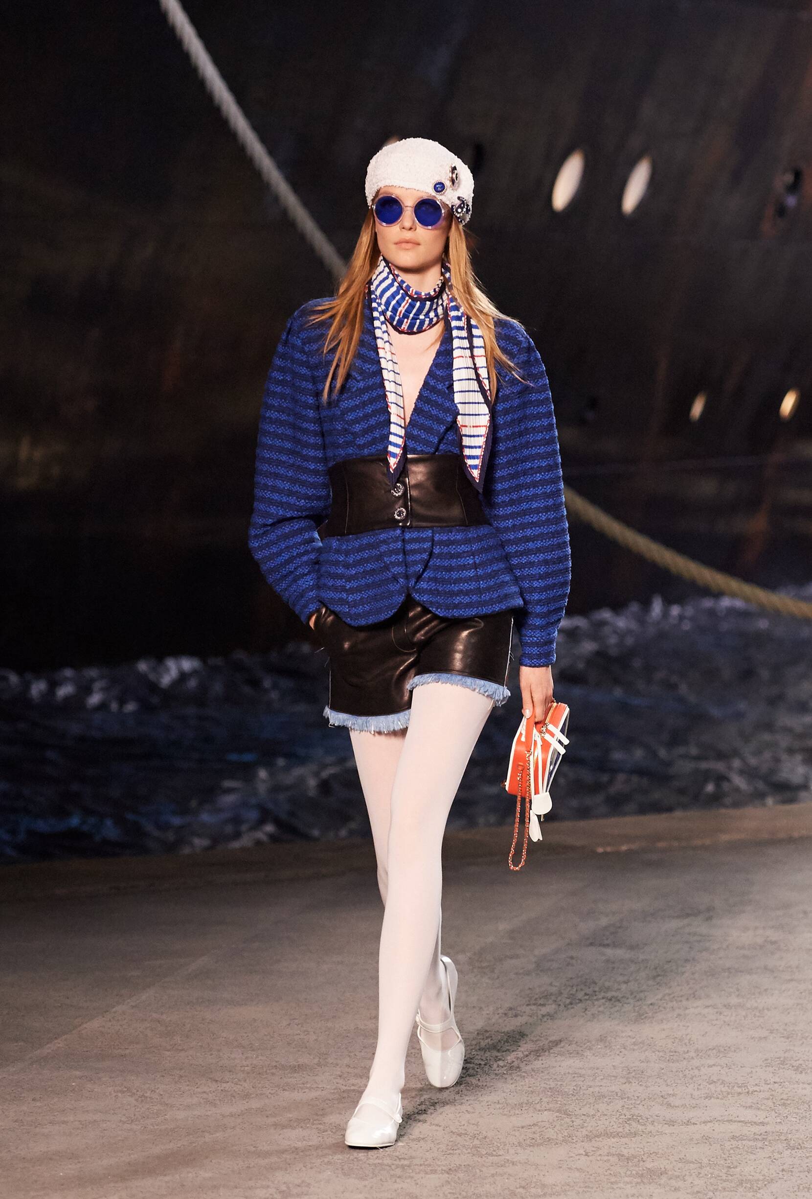 Chanel Cruise Collection 2018-19 Look 58 Paris