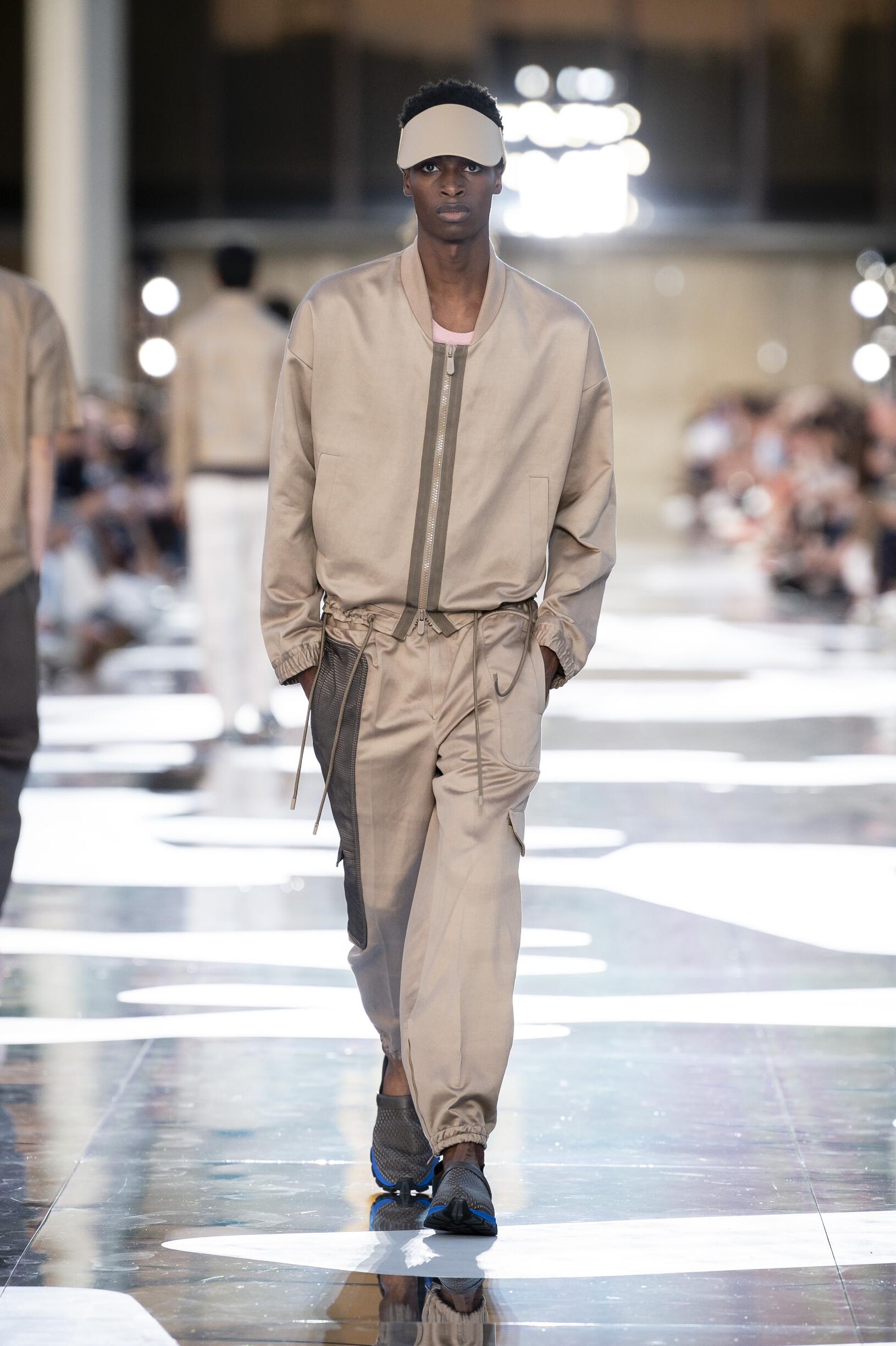 Fashion Man Model Ermenegildo Zegna Couture Catwalk