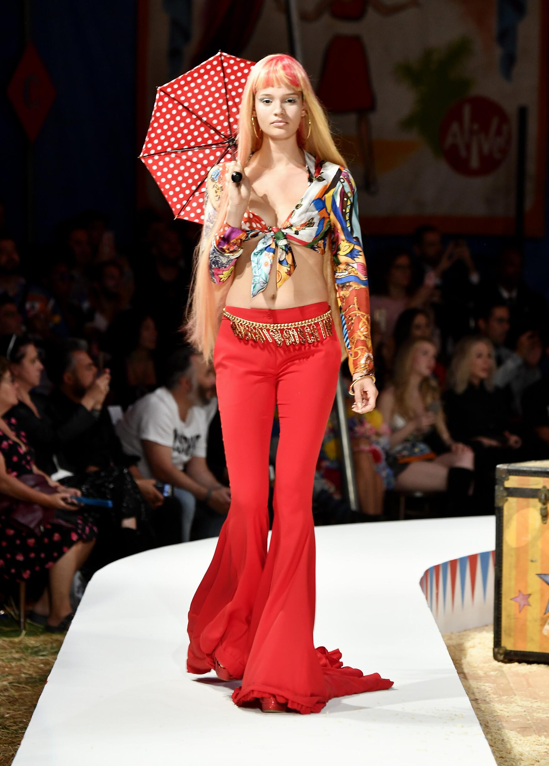 Moschino Spring Summer 2019 Menswear and Women's Resort Collection Look 34 Los Angeles
