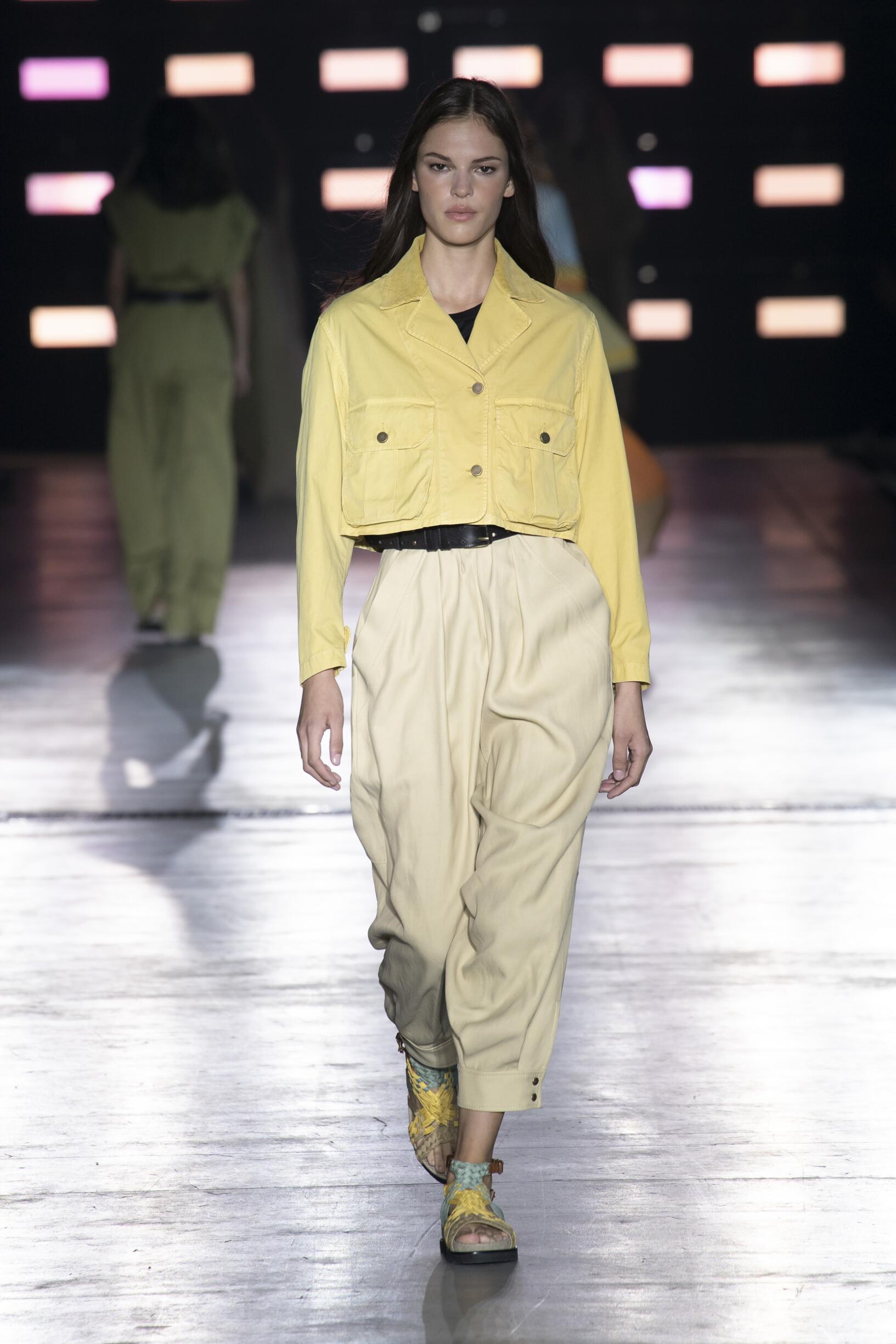 Alberta Ferretti Womenswear Collection Trends