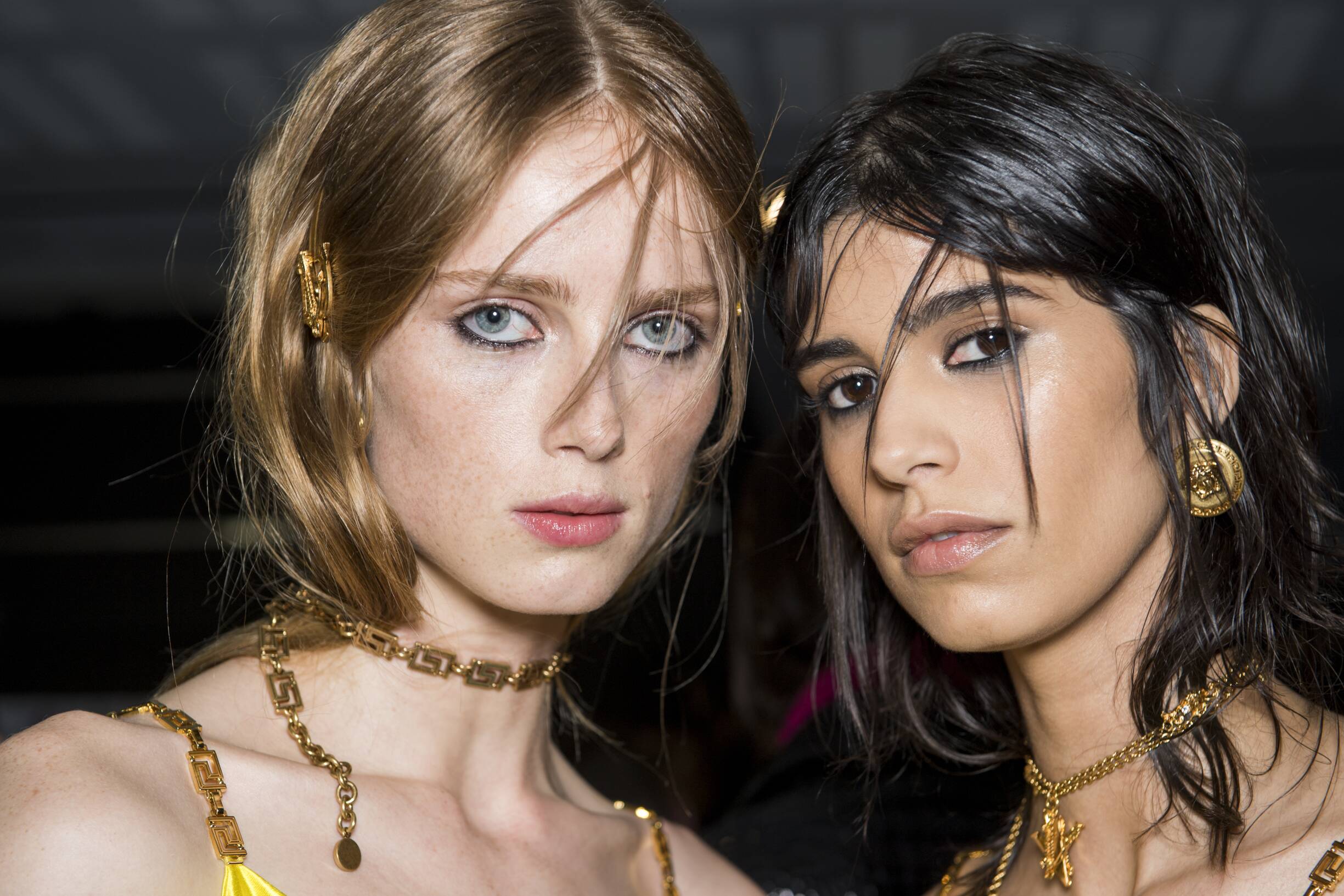 Backstage Versace Models 2019 Fall Winter 2019 Collection