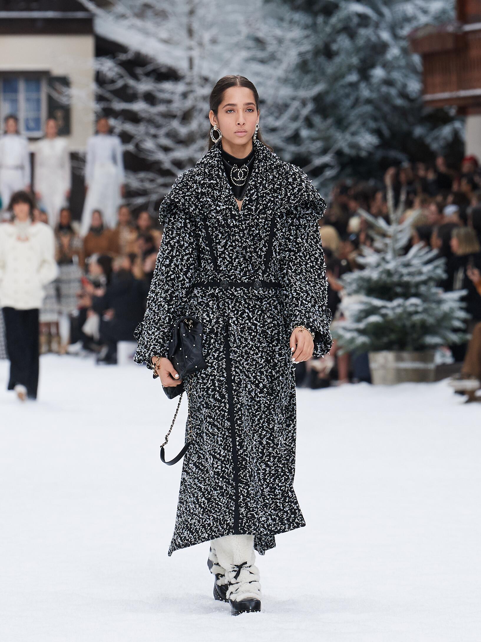 The Best Looks From Chanel Fall/Winter 2019 Runway – StyleCaster