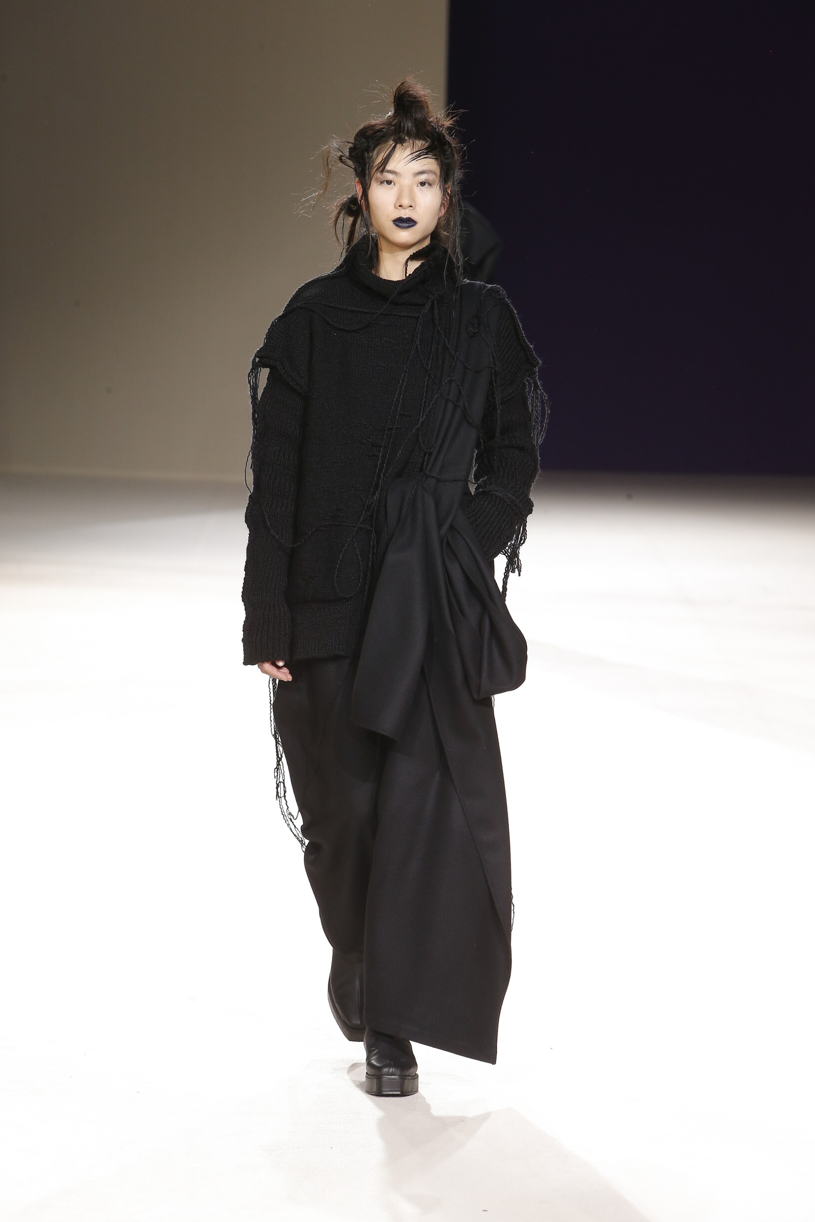 Fashion Show Woman Model Yohji Yamamoto Catwalk