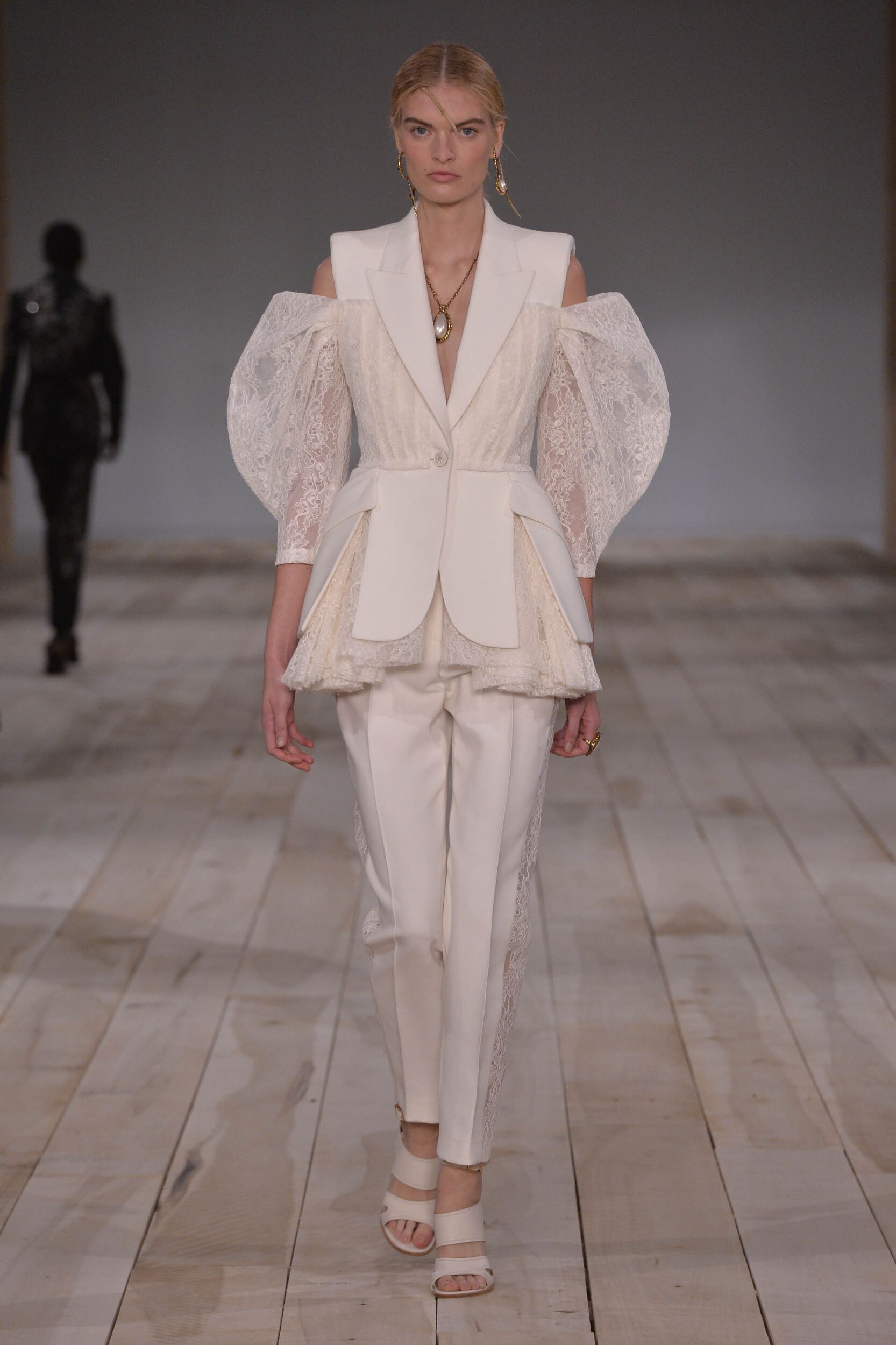 ALEXANDER MCQUEEN SPRING SUMMER 2020 WOMEN S COLLECTION The Skinny Beep ALEXANDER MCQUEEN SPRING SUMMER 2020 WOMEN S COLLECTION The Skinny Beep