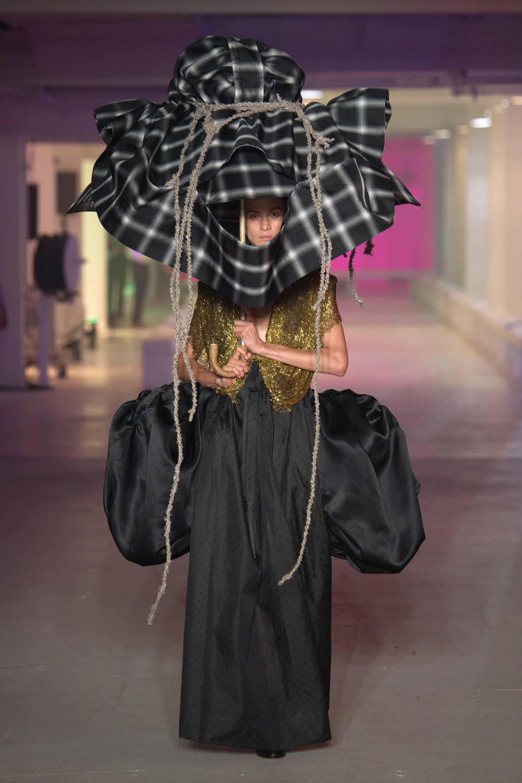 2020 Andreas Kronthaler for Vivienne Westwood Trends Paris Fashion Week