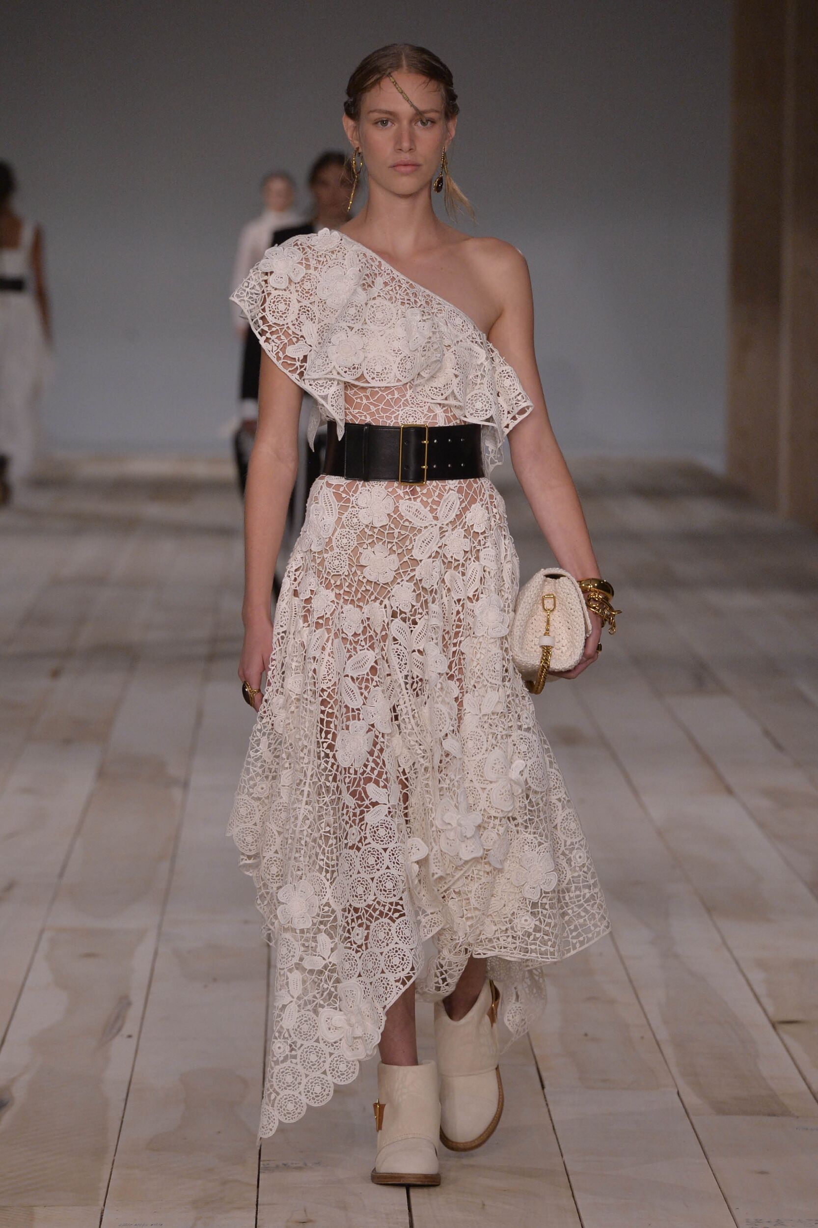 Alexander McQueen Paris Fashion Week Alexander McQueen Paris Fashion Week