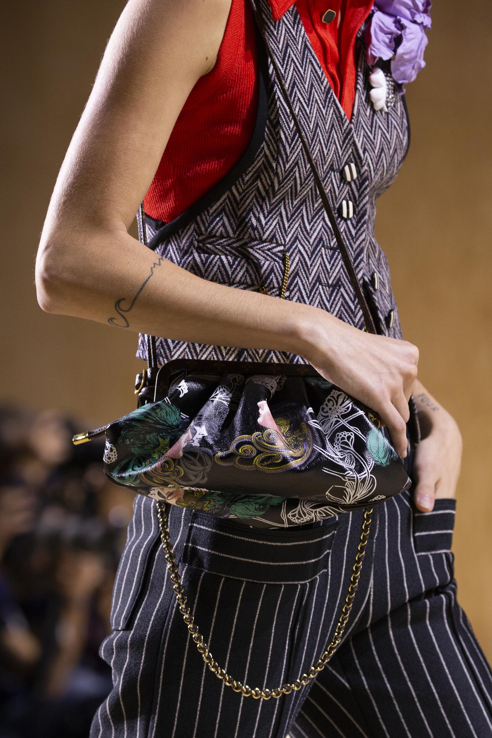 LOUIS VUITTON SPRING SUMMER 2020 WOMEN'S COLLECTION DETAILS