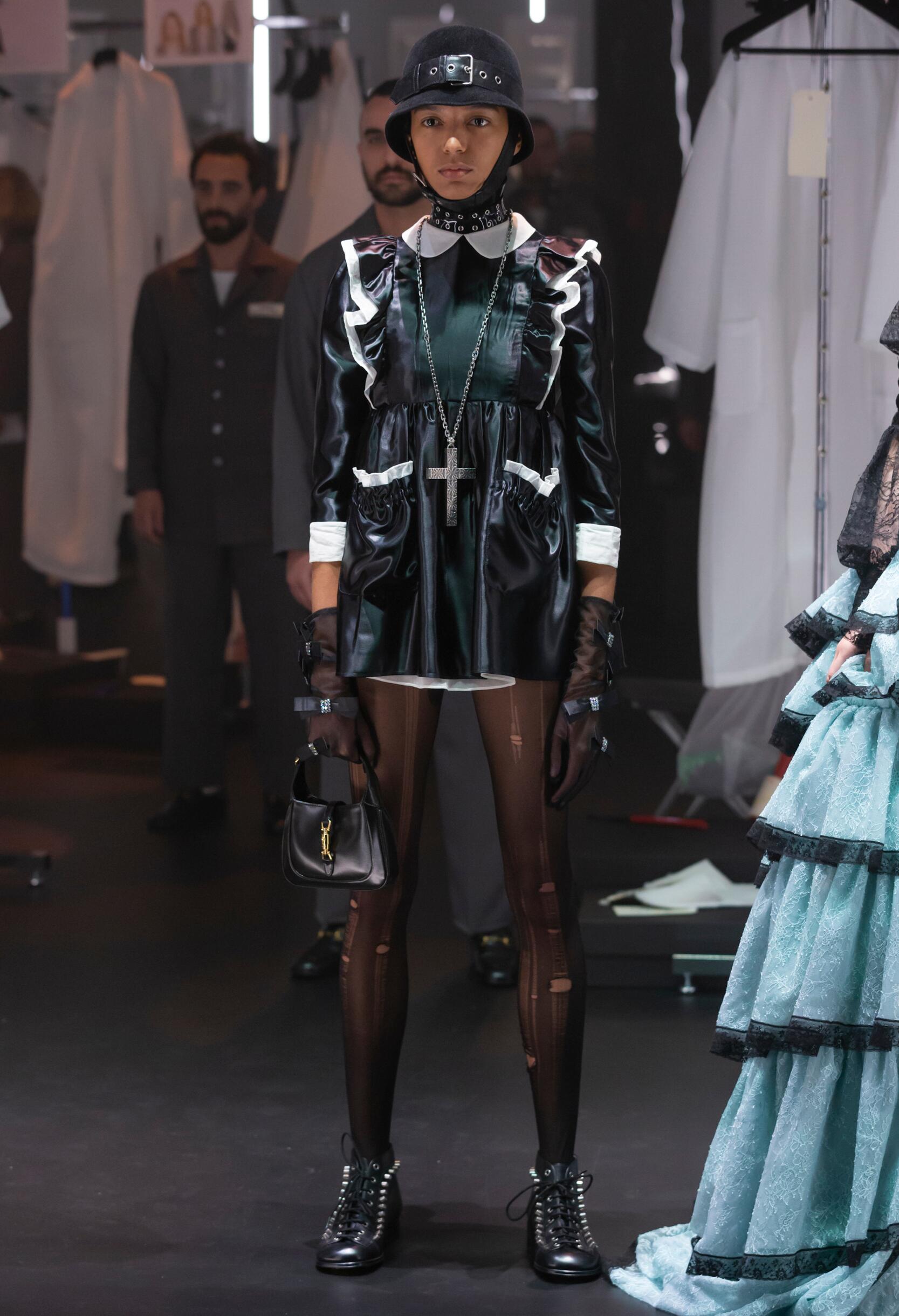 Catwalk Gucci Woman Fashion Show Winter 2020