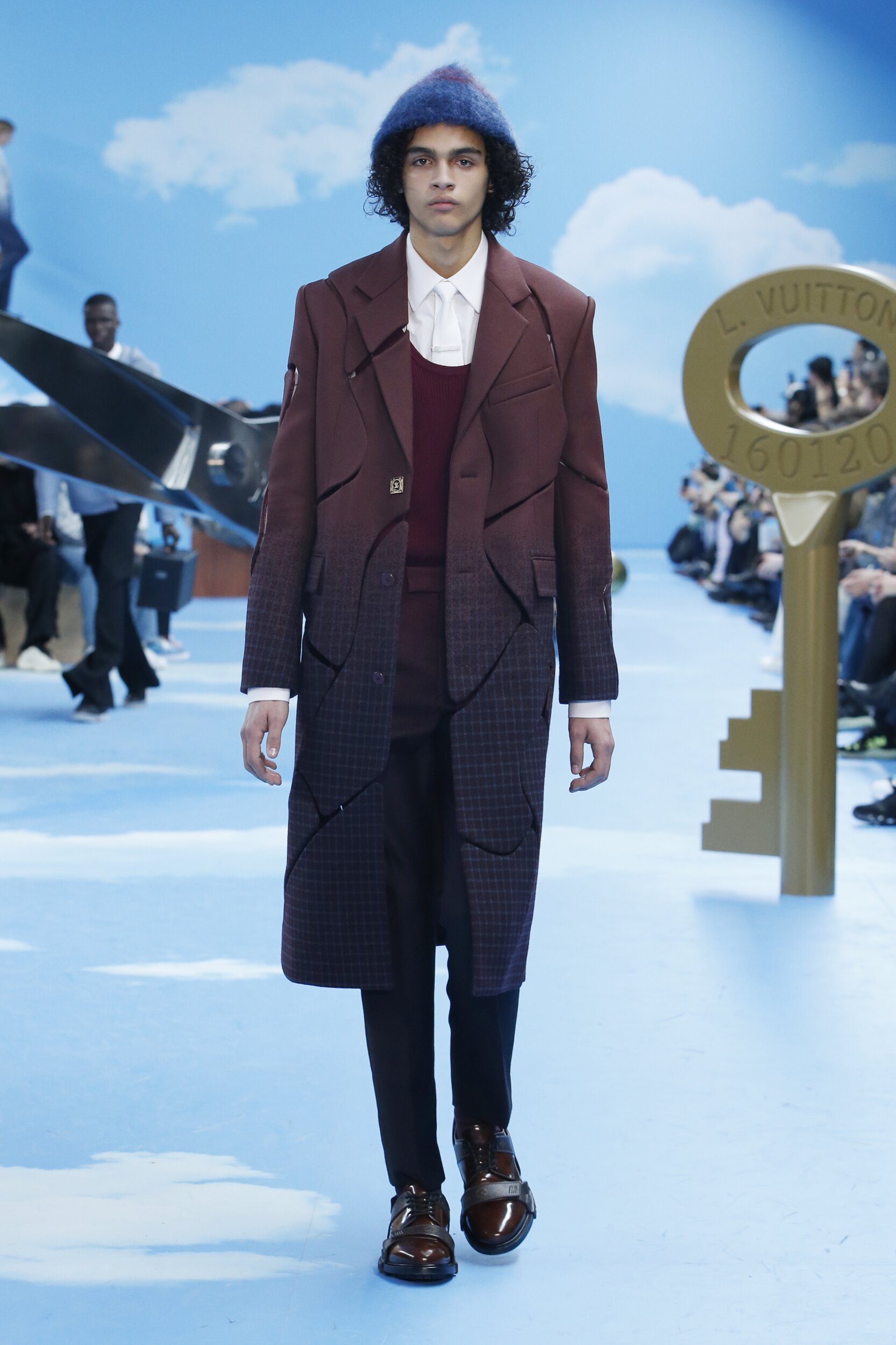 Every Look from Louis Vuitton Fall/Winter 2020 – CR Fashion Book