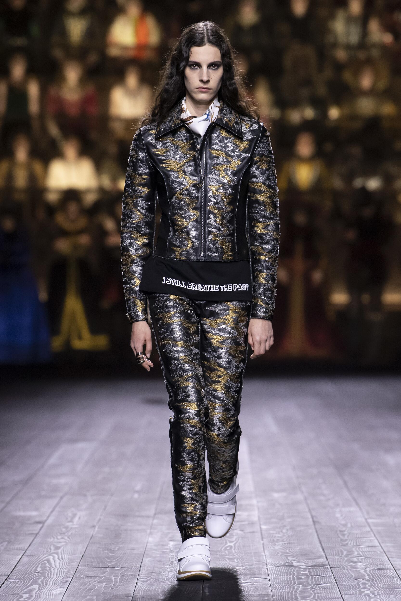Catwalk Louis Vuitton Woman Fashion Show Winter 2020
